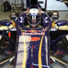 Carlos Sainz Jr debuta en Fórmula 1 con un STR8