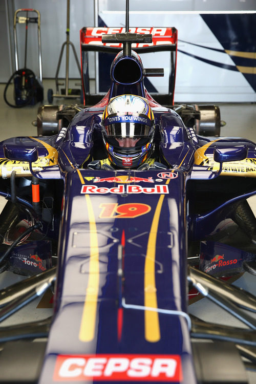 Carlos Sainz Jr debuta en Fórmula 1 con un STR8