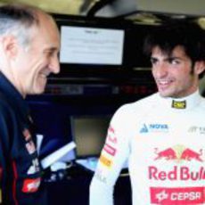 Carlos Sainz habla con Franz Tost