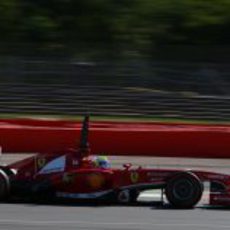 Felipe Massa rueda con su F138 en Silverstone