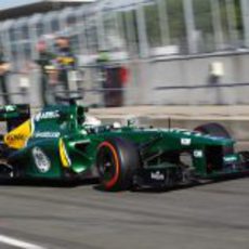 Giedo van der Garde sale disparado del 'box'