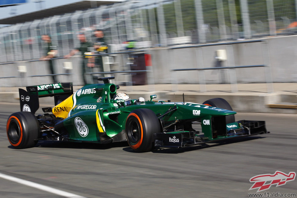 Giedo van der Garde sale disparado del 'box'