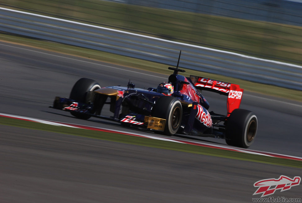 Daniil Kvyat se estrena con Toro Rosso