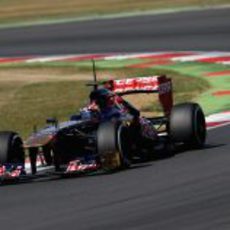 Daniil Kvyat rueda con el STR8 en Silverstone