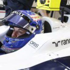 Concentración dentro del casco de Susie Wolff