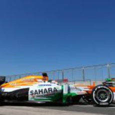 Adrian Sutil, también en los tests