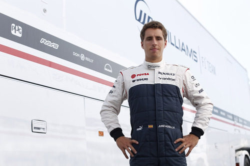 Dani Juncadella posa como piloto de Williams
