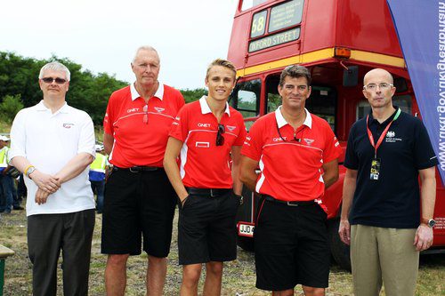 John Booth, Max Chilton y Graeme Lowdon en un acto