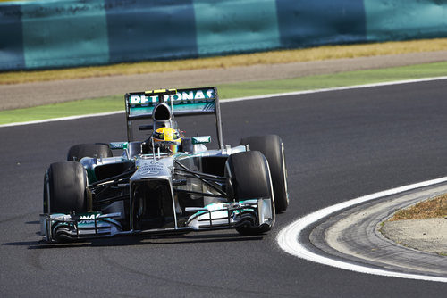 Nico Rosberg en la penúltima curva de Hungaroring