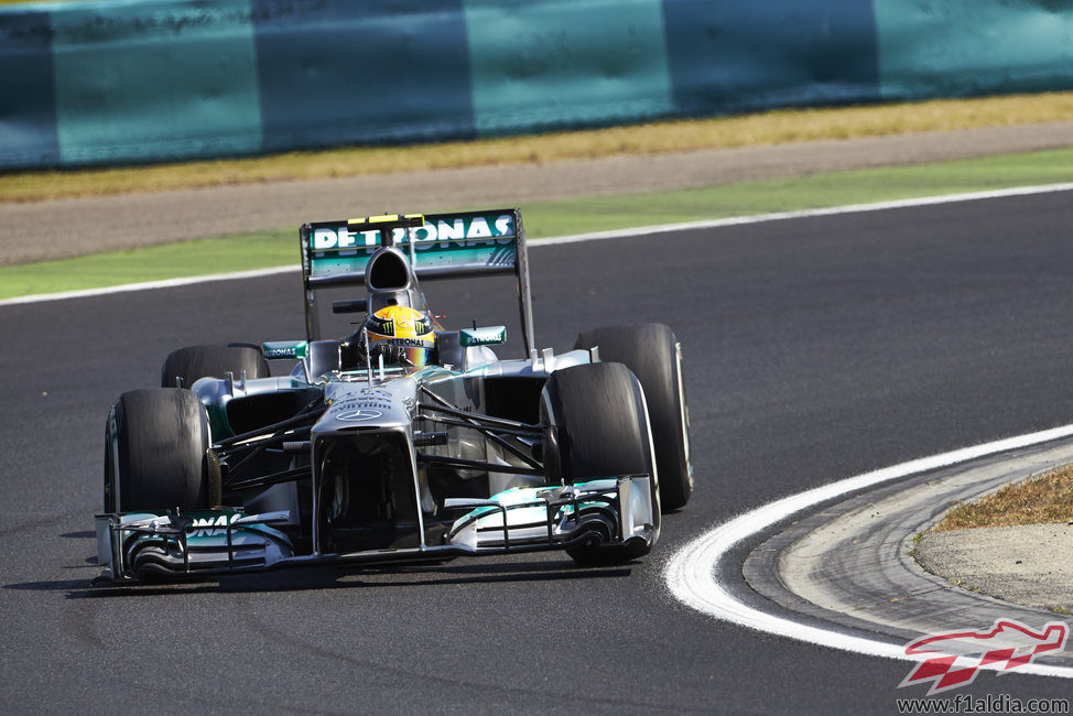 Nico Rosberg en la penúltima curva de Hungaroring