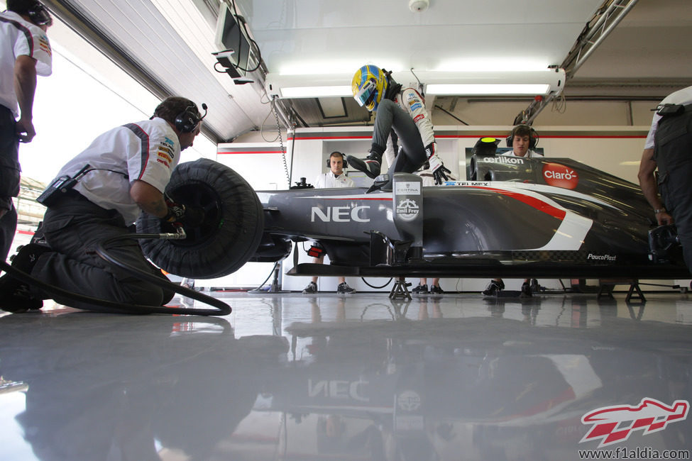 Esteban Gutiérrez se sube al Sauber C32