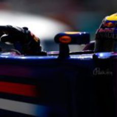 Mark Webber en su Red Bull RB9 durante los libres de Hungría