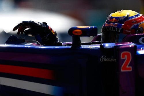 Mark Webber en su Red Bull RB9 durante los libres de Hungría