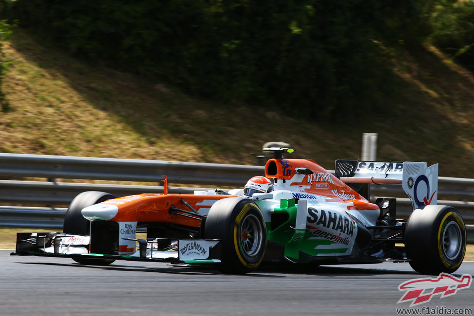 Adrian Sutil rueda con el blando con su VJM06