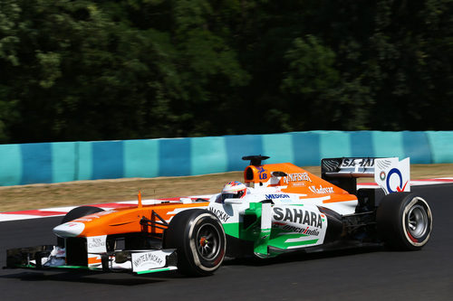 Paul di Resta rueda con el medio con su VJM06