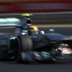 Lewis Hamilton acelera tras la chicane