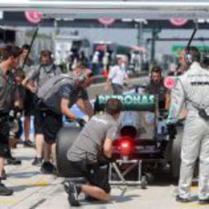 Parada en boxes para Nico Rosberg