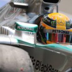 Lewis Hamilton consigue la 30ª pole de su carrera