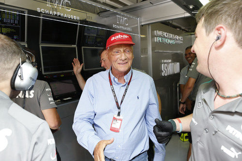 Niki Lauda, contento con la pole de Mercedes