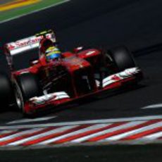 Felipe Massa rueda con su F138 en Hungaroring