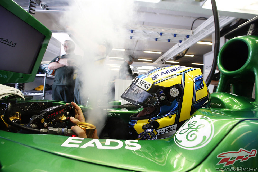 Vapor fresco en el coche de Giedo van der Garde