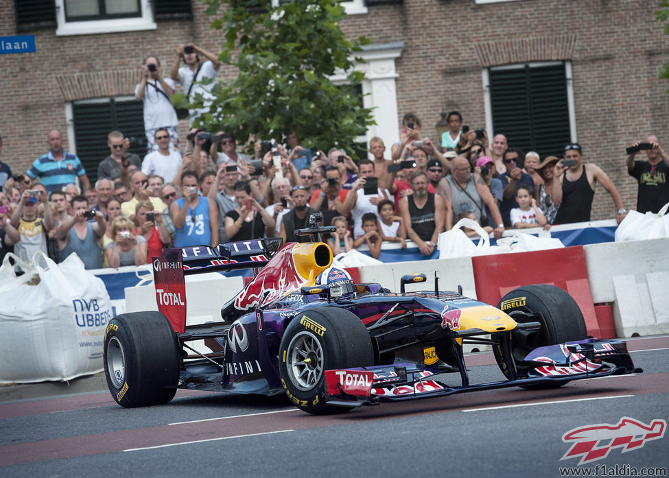 David Coulthard, en Assen, con el Red Bull RB7