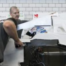 Sergey Sirotkin se prepara su asiento