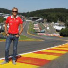 Max Chilton posa en Eau Rouge