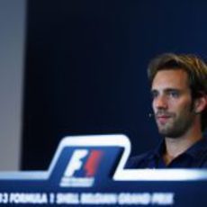 Jean-Eric Vergne en la rueda de prensa de Bélgica