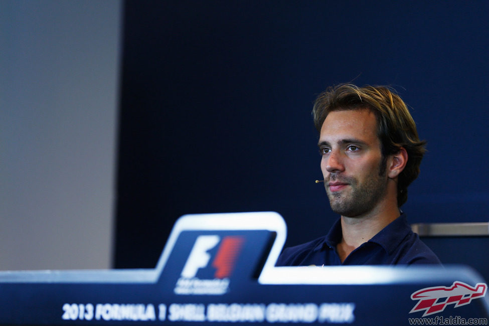 Jean-Eric Vergne en la rueda de prensa de Bélgica