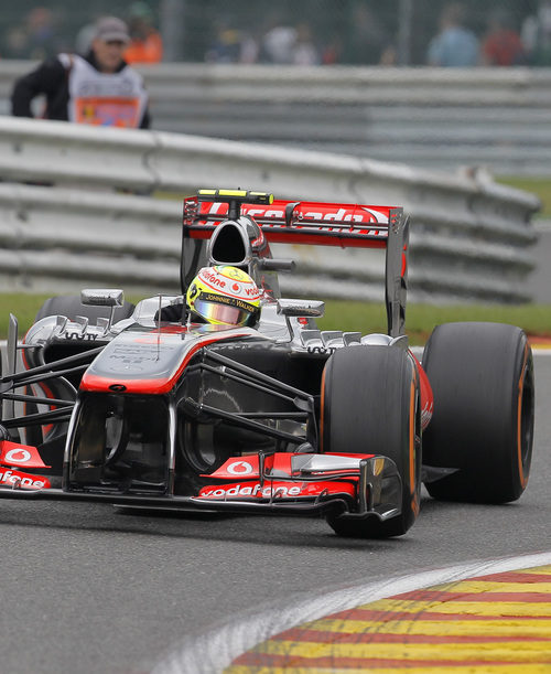 Sergio Pérez rodando con el MP4/28