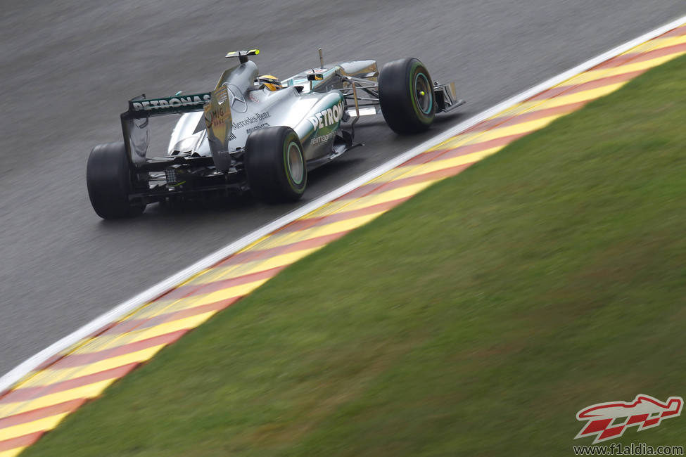 Lewis Hamilton en los libres 1 de Spa