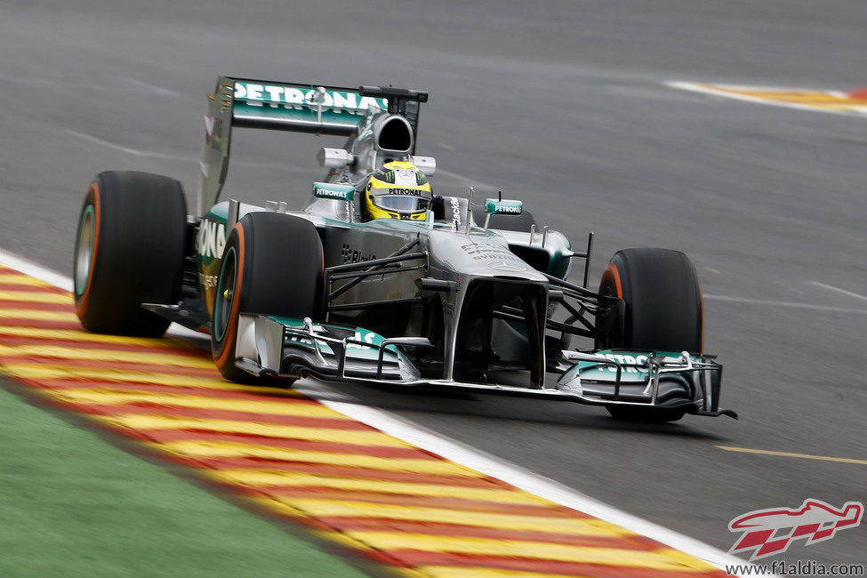 Nico Rosberg rueda con el W04 en Bélgica