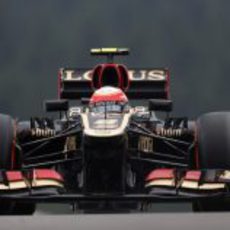 Romain Grosjean avanza con el E21