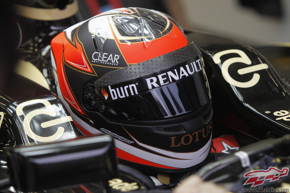 Plano principal del casco de Kimi Räikkönen