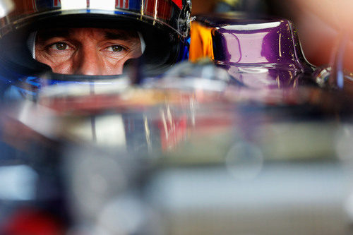 Mirada seria de Mark Webber