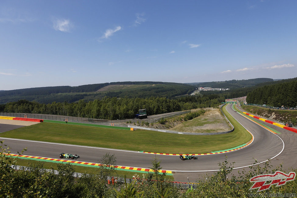 Los dos Caterham se encuentran en el trazado de Spa