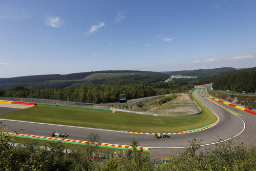 Los dos Caterham se encuentran en el trazado de Spa