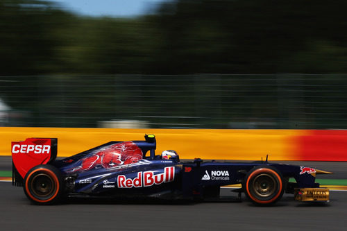 Daniel Ricciardo pone fin a los Libres 2 en Spa