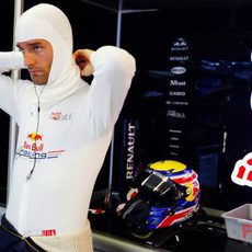 Webber se pone el mono