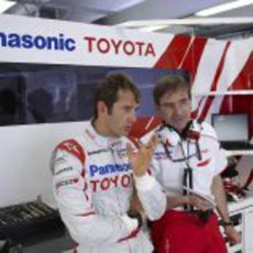 Trulli habla con Pascal Vasselon