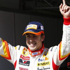 Alonso logra su primera pole esta temporada