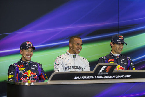 Sonrisas en la sala de prensa