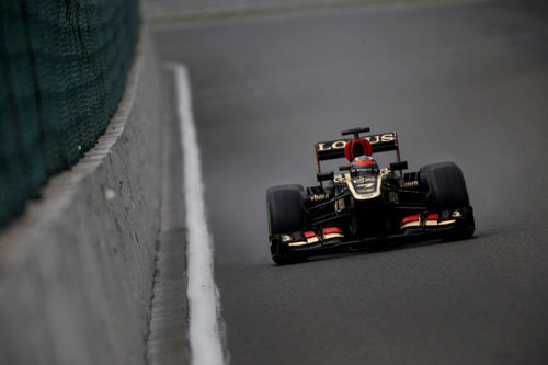 Kimi Räikkönen rozando el muro en Spa