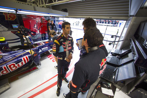 Daniel Ricciardo ultima detalles antes de la clasificación