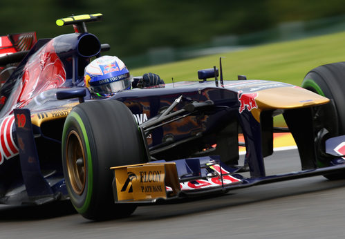 Daniel Ricciardo avanza en Spa