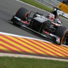 Nico Hülkenberg avanza, seguro, en Spa