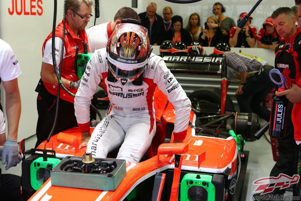 Jules Bianchi se sube al MR02