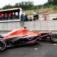 Max Chilton sale de boxes en Spa