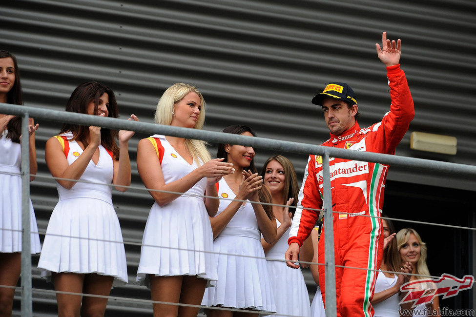 Fernando Alonso sube al podio en Spa
